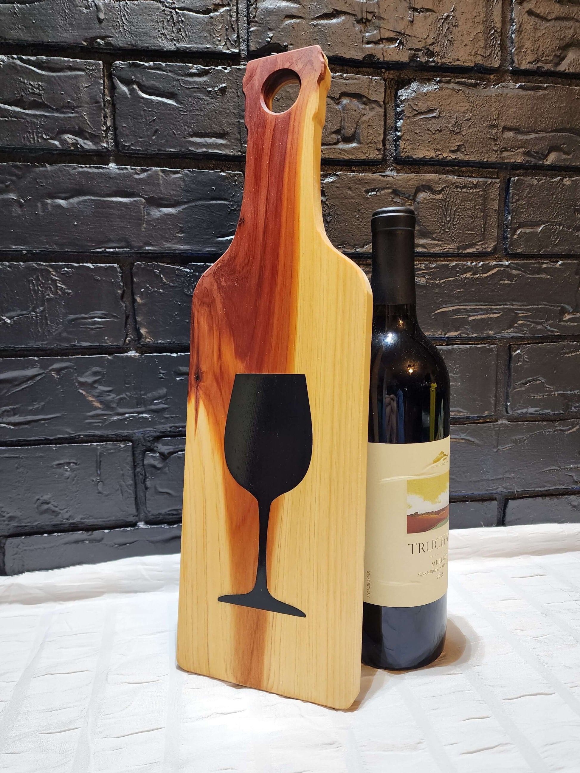 Cedar Wine Bottle Charcuterie Board – Design Bakery TX